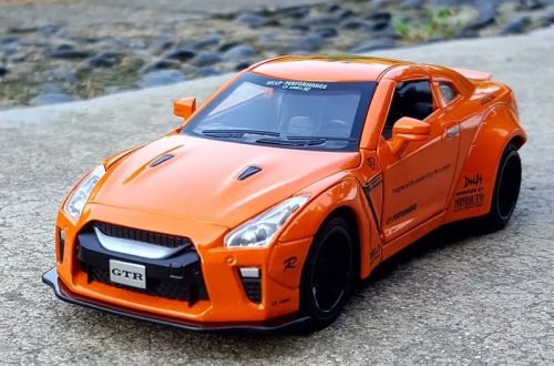 Nissan GTR toy